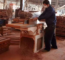 一噸木頭到底能做多少浴室柜 走進實木浴室柜工廠,深度解密實木浴室柜的生產過程 請不要再說我的浴室柜賣得貴了...